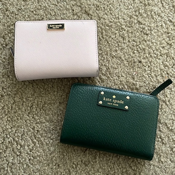 ***SOLD*** 2 Kate Spade wallets - Picture 1 of 8